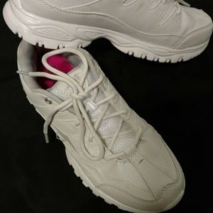 Woman's sneakers 8 wide